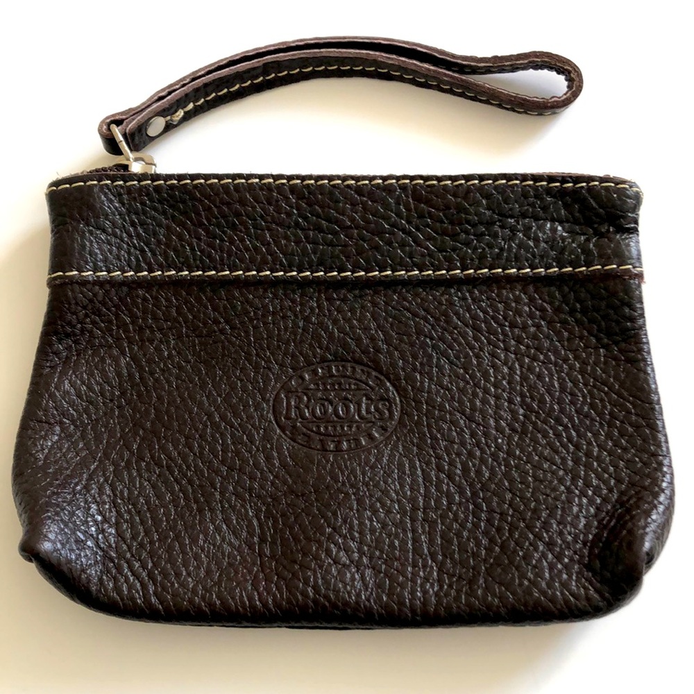 Roots Wristlet Zipper Pouch in Brown Pebbled Leather Excellent Condition unisex